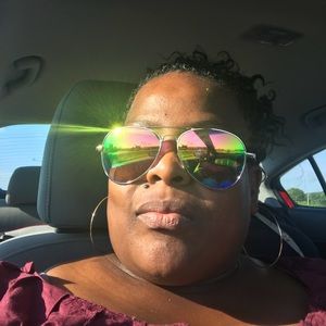 Meet your Posher, Freda